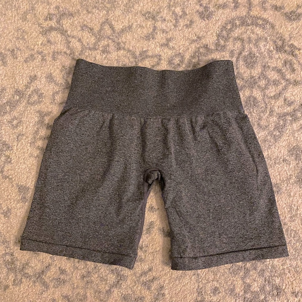 NVGTN pro shorts in speckled black